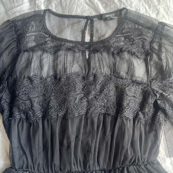 Forever 21 shear peplum top - Picture 2 of 4